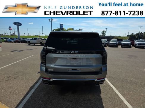 New 2026 Chevrolet Suburban High Country image 6
