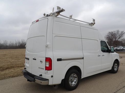 Used 2017 Nissan NV 3500 SL w/ Technology Package RWD image 5
