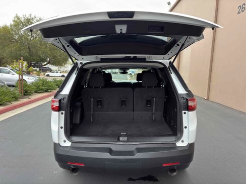 Used 2020 Chevrolet Traverse LS FWD image 56