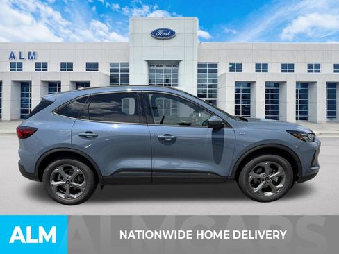 Used 2025 Ford Escape ST-Line Select AWD/4WD image 4
