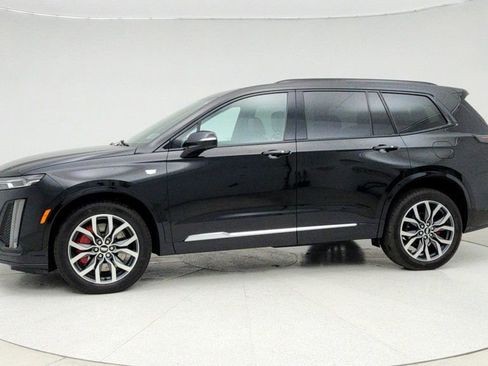 Used 2024 Cadillac XT6 Sport w/ Technology Package image 8