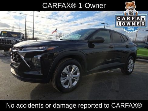 Used 2024 Chevrolet Trax LS image 3