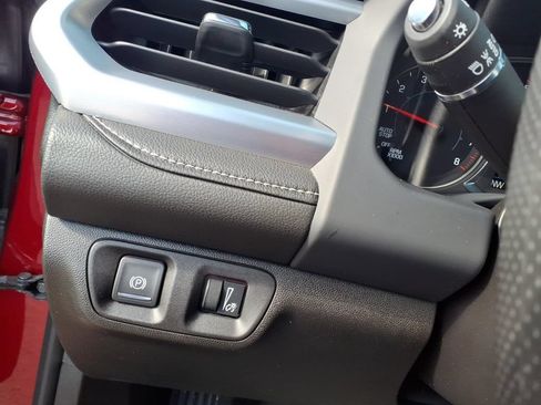 Used 2023 GMC Acadia SLE w/ Driver Convenience Package FWD image 18