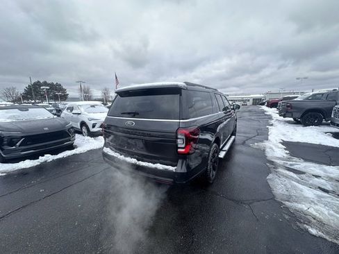 Used 2022 Ford Expedition Max Limited image 5