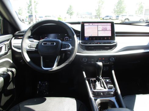 Used 2024 Jeep Compass Limited w/ Elite Group AWD/4WD image 16