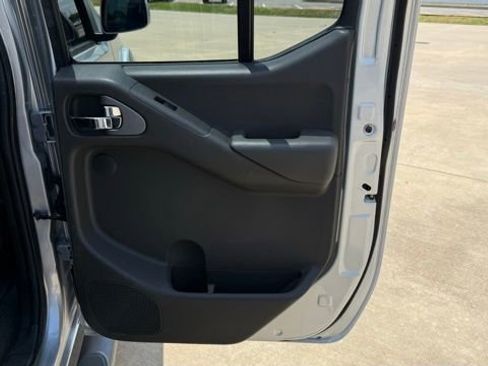 Used 2014 Nissan Frontier PRO-4X w/ Pro-4x Luxury Package AWD/4WD image 48