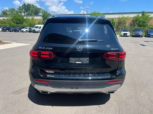 Used 2025 Mercedes-Benz GLB 250 4MATIC image 6