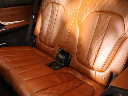 Used 2025 BMW ALPINA XB7 image 14