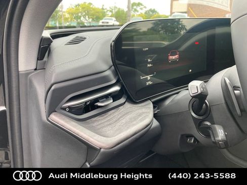 Used 2025 Audi Q5 Premium Plus w/ Premium Plus image 15