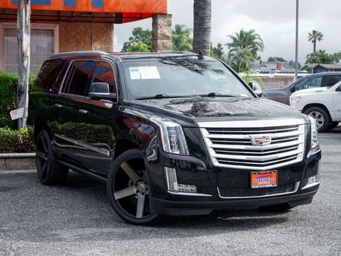 Used 2016 Cadillac Escalade ESV Platinum AWD/4WD image 2