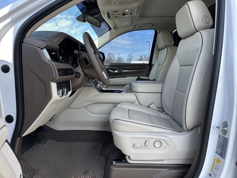 Used 2021 GMC Yukon Denali image 16