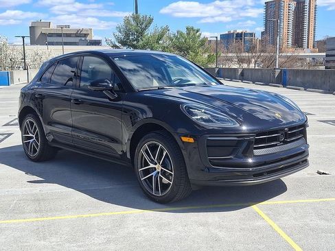 Used 2025 Porsche Macan image 7