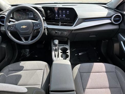 Certified 2024 Chevrolet Trax LS FWD image 13
