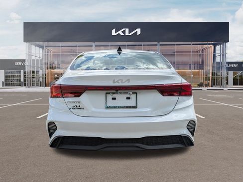 Certified 2024 Kia Forte LXS FWD image 5