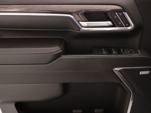 Used 2024 Chevrolet Silverado 3500 LTZ w/ LTZ Convenience Package image 16