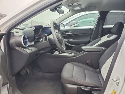 Certified 2024 Chevrolet Trax LS w/ Driver Confidence Package image 18