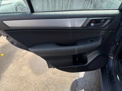 Used 2017 Subaru Legacy 2.5i Premium AWD/4WD image 23