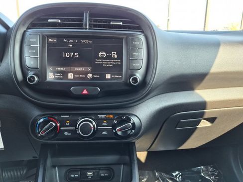 Used 2024 Kia Soul LX w/ Option Group 015 FWD image 10