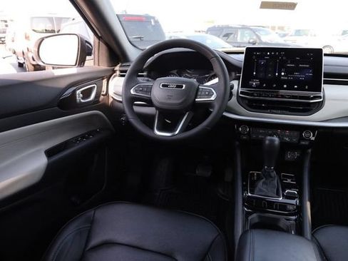 Used 2025 Jeep Compass Limited AWD/4WD image 21