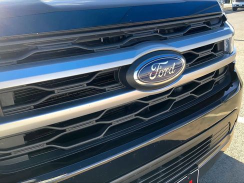 Used 2022 Ford Expedition XLT image 29