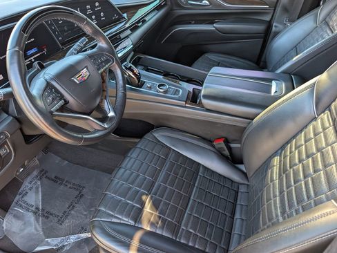 Certified 2023 Cadillac Escalade ESV Sport Platinum image 9