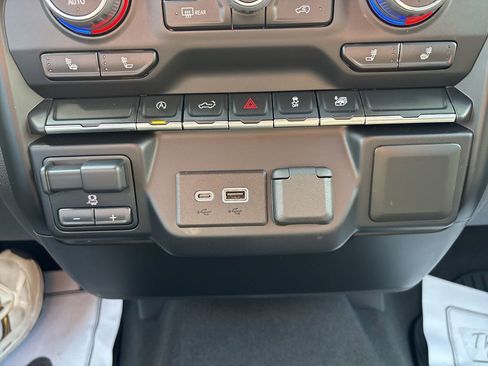 Used 2022 Chevrolet Silverado 1500 RST AWD/4WD image 25