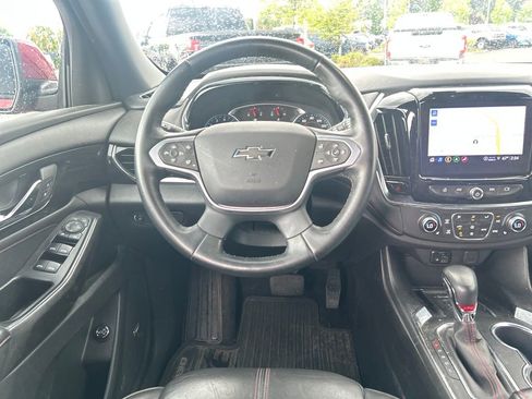 Used 2023 Chevrolet Traverse RS FWD image 9