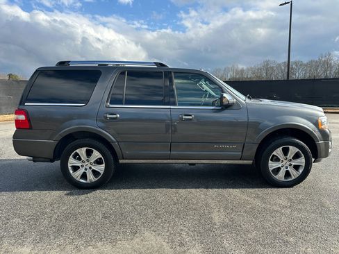 Used 2016 Ford Expedition Platinum image 6