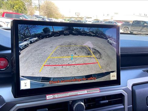 Used 2025 Toyota Tacoma TRD Sport image 25