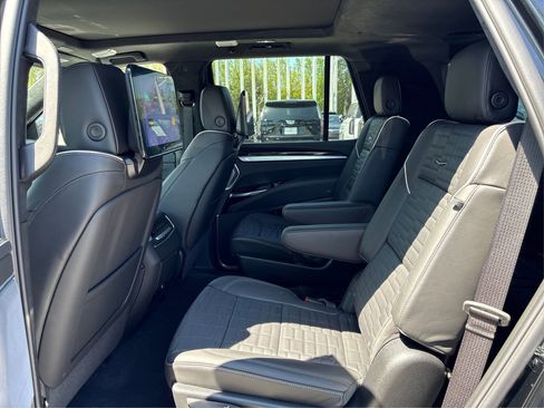 Used 2026 Cadillac Escalade Platinum Sport w/ LPO, ONYX Package image 10