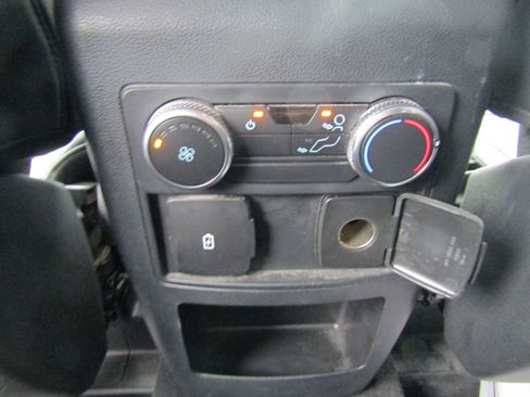 Used 2021 Ford Explorer XLT w/ Equipment Group 202A image 25