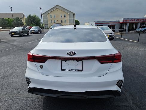 Used 2023 Kia Forte LXS FWD image 4