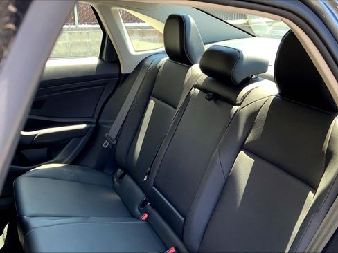 Used 2019 Volkswagen Jetta SE FWD image 25