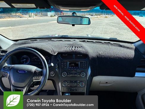 Used 2018 Ford Explorer XLT image 8