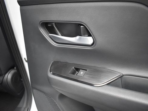 New 2026 Nissan Kicks SV image 18