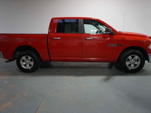 Used 2018 RAM 1500 Classic SLT w/ Luxury Group image 6