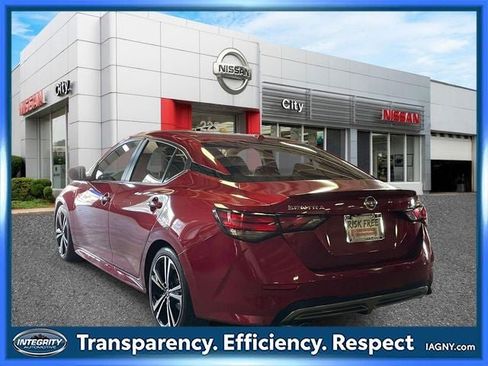 Used 2021 Nissan Sentra SR w/ SR Premium Package FWD image 8