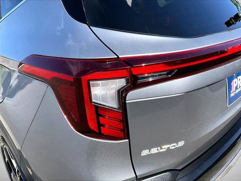 Used 2024 Kia Seltos EX FWD image 29
