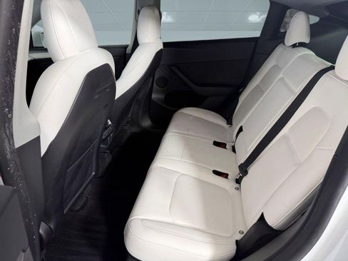 Used 2022 Tesla Model Y Performance AWD/4WD image 13