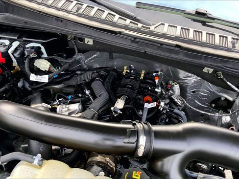 Certified 2025 Ford Expedition Platinum w/ Stealth Appearance Package image 30