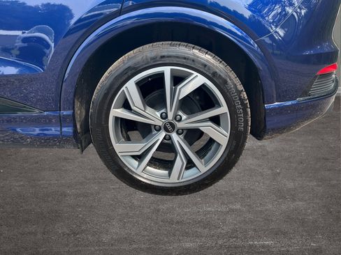 Used 2025 Audi Q4 e-tron Premium Plus image 35