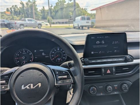 Used 2024 Kia Forte LXS FWD image 13