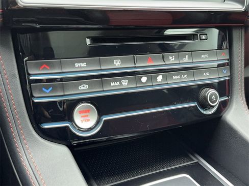 Used 2020 Jaguar F-PACE Checkered Flag image 28