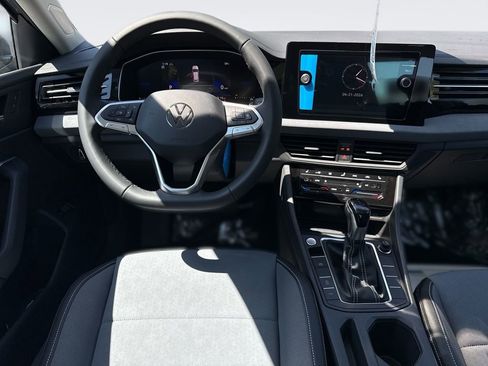 New 2026 Volkswagen Jetta SE FWD image 21
