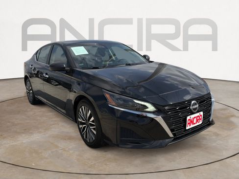 Used 2024 Nissan Altima 2.5 SV FWD image 4