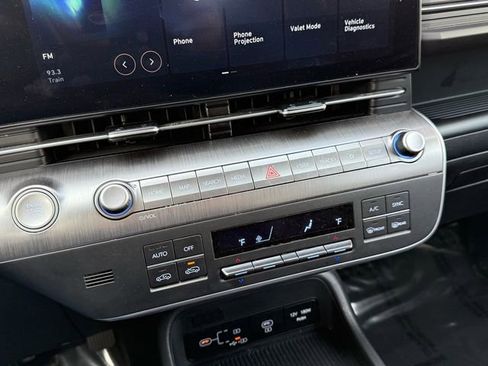 Used 2024 Hyundai Kona SEL image 18