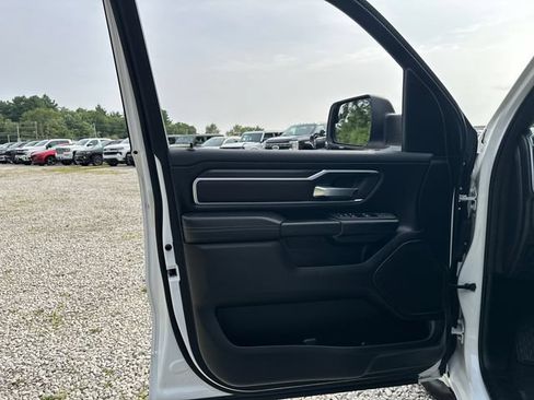 Used 2025 RAM 1500 Big Horn AWD/4WD image 23