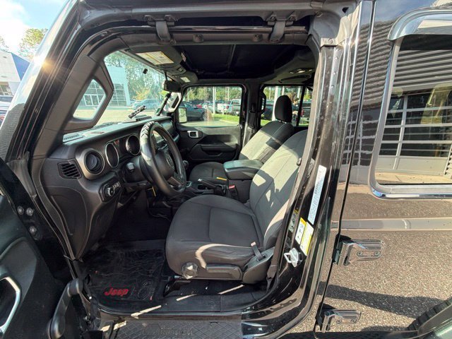 Used 2018 Jeep Wrangler Unlimited Sport AWD/4WD image 16
