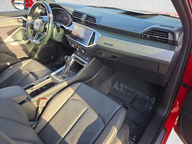 Used 2022 Audi Q3 2.0T Premium w/ Convenience Package AWD/4WD image 21