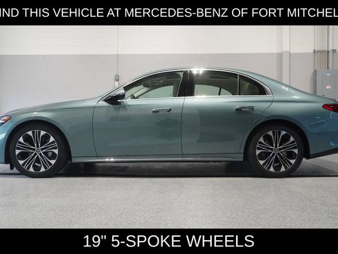 New 2026 Mercedes-Benz E 350 4MATIC Sedan image 4